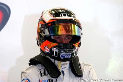 Vandoorne ’not for sale’ - Dennis