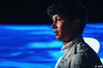 Albon flatté d’être lié à Mercedes F1, Vowles lui rappelle son contrat en cours
