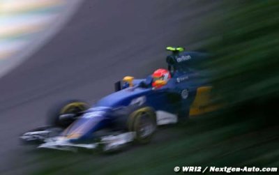 Smith helps Sauber turn sharp corner for 2016