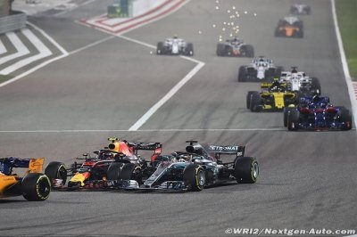 Hamilton décèle un manque de maturité chez Verstappen