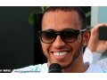 Hamilton scoffs at Vettel-to-Mercedes rumour
