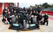 Hamilton ‘prévoit d'être en F1' en 2022 après son test des 18 pouces