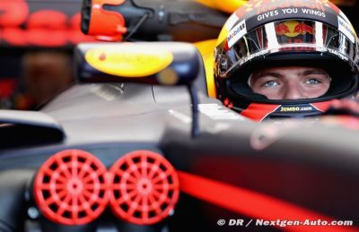 Verstappen not ruling out Ferrari, Mercedes switch