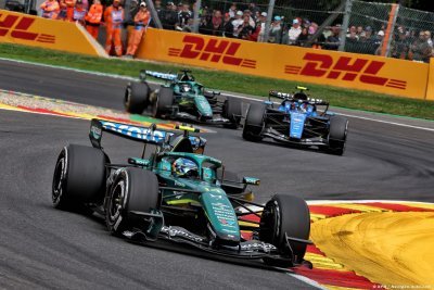 Pour décider de son avenir, Alonso doute davantage des règles de la F1 que d’Aston Martin