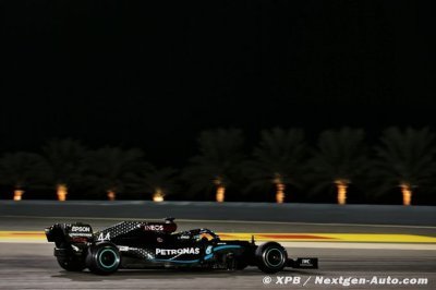 Bahrain, FP2: Hamilton on top again in Bahrain as Albon crashes out