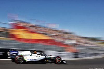Albon pense que la Q2 est ’un bon résultat’, Sainz prend une pénalité de 3 places