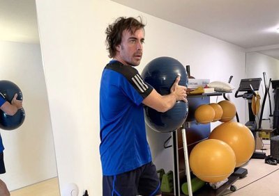 Missing Alpine launch ’doesn’t matter’ - Alonso