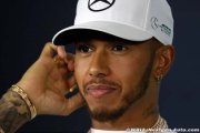 Hamilton scoffs at Alonso's Indy rivals