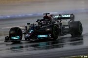 Hamilton making 'a lot of mistakes' - Villeneuve