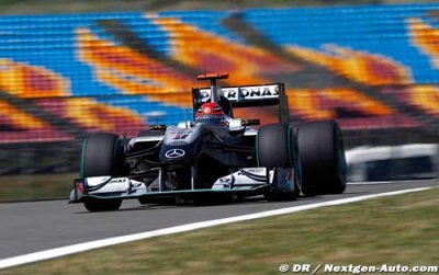 Schumacher devance Rosberg d’un souffle