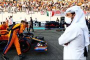 Zak Brown charge la F1 sur Masi : une 'autocratie' digne d'une 'pantomime' ?