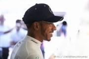 Hamilton se paye Brundle, Hill... et Rosberg