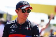 Albon parle de sa popularité en Thaïlande et du Bouddhisme