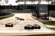 La F1 plonge dans l'inconnu : l'asphalte se désagrège, 4,5 secondes plus lent que prévu