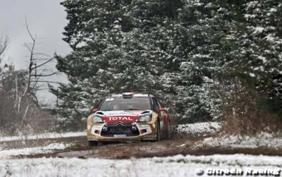 ES 4&nbsp;: Loeb en patron, Neuville abandonne la partie