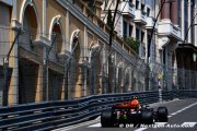 Verstappen est content, Ricciardo fait la grimace
