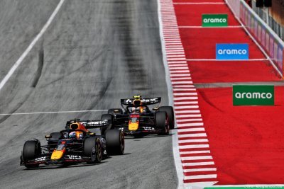 Villeneuve&nbsp;: Ca ’ne sert à rien’ de plaindre les équipiers de Verstappen