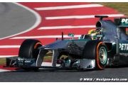 Lauda voit Mercedes dans le peloton de chasse