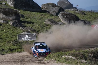 Neuville wins in Portugal