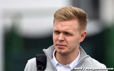 Magnussen can win titles after 2015 ’pause’ - Dennis