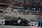 Rookie sous pression, Antonelli a 'tenu tête aux cannibales' de la F1 selon Wolff
