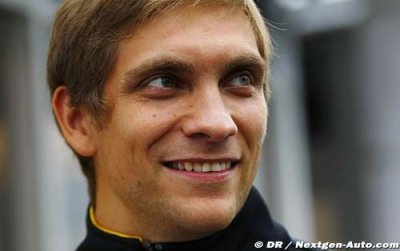 Petrov en pole position chez Lotus Renault