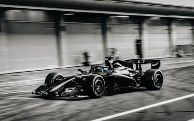 Feu bleu et vitesse réduite&nbsp;: l’étrange début d’Aston Martin F1 expliqué