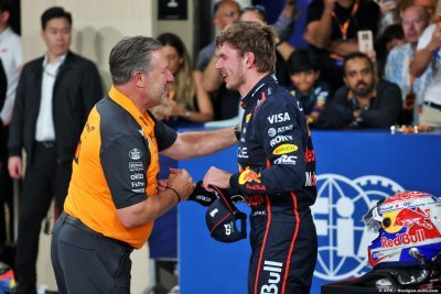 Brown confirme que ’la porte est grande ouverte’ pour Verstappen chez McLaren F1