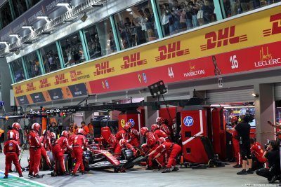 La pression monte sur Ferrari, Hamilton s’agace de ’gros titres’ narrant ’une&nbsp;seule&nbsp;histoire’