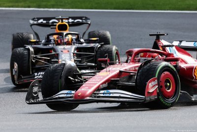 Leclerc, sur le podium, est satisfait des progrès de Ferrari mais...