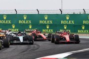 Sainz : 'Très clairement' la défense de Leclerc 'n'a aidé aucun de nous'