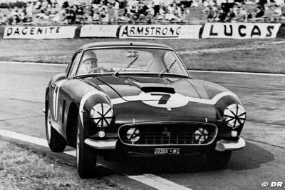 Du camouflet au respect&nbsp;: Moss, le seul à qui Enzo Ferrari permit de conduire une Ferrari bleue en F1