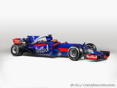 Scuderia Toro Rosso launches STR12