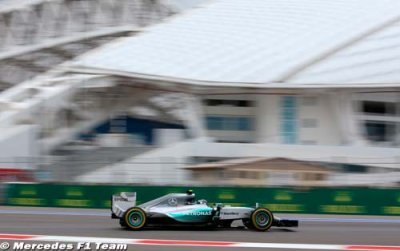 Sotchi&nbsp;: Rosberg en pole devant Hamilton