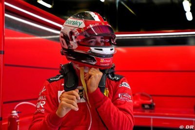 Ferrari aurait dû punir financièrement Leclerc selon Briatore