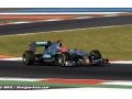 Rosberg victime de Kobayashi, Schumacher hors des points