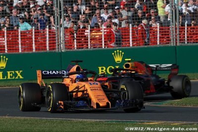Alonso a pris la cinquième place à Verstappen pour un dixième