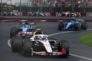 Haas F1 encense Ferrari pour sa transparence moteur, un contraste avec Mercedes