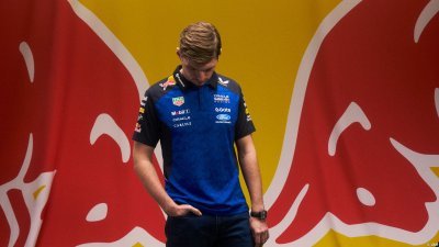 Verstappen future clouds Ford debut as Merc links intensify