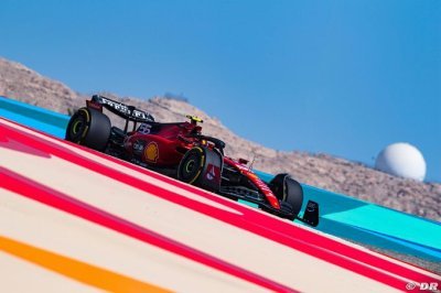 Mercedes, Ferrari play down early pecking order