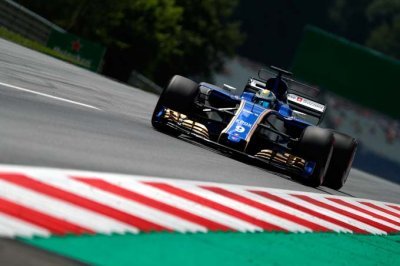 Les Sauber sont à la peine en Autriche