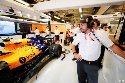 Alonso meets with Liberty officials in Abu Dhabi