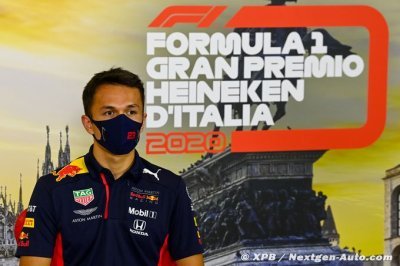 Albon ne prête aucune attention aux critiques en cours