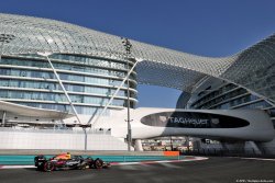 Photos - Essais F1 de fin de saison (…)