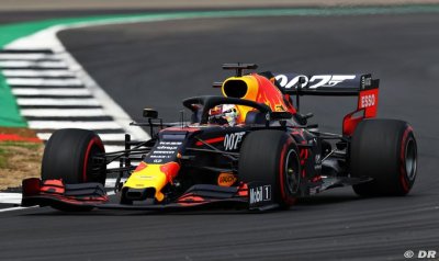 Verstappen est heureux de voir les progrès de Red Bull