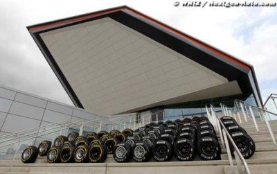 Pirelli attaque Silverstone sur piste mouillée