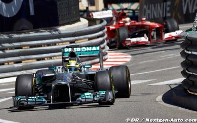 Monaco, FP2: Rosberg stays on top as Grosjean shunts