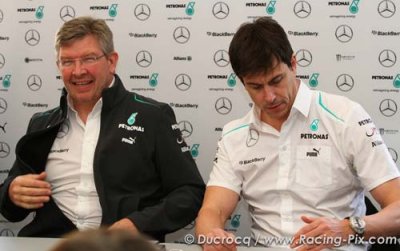 Mercedes insensible aux critiques des rivaux