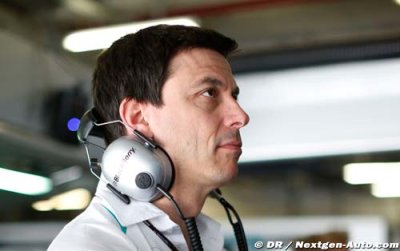Wolff commence à vendre ses parts de Williams