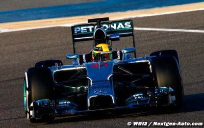 Sepang L1&nbsp;: Hamilton prend la tête